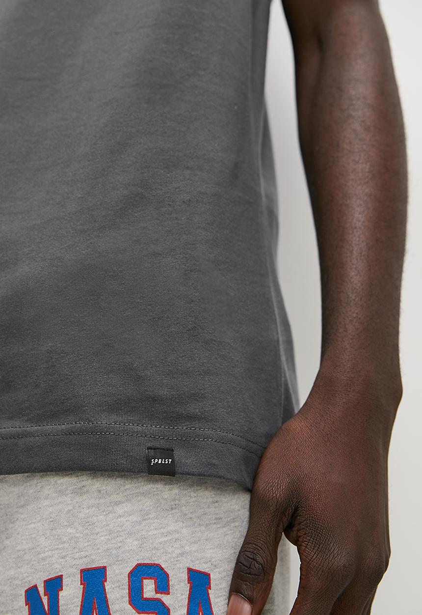 Superbalist - Relaxed fit organic crew neck - charcoal