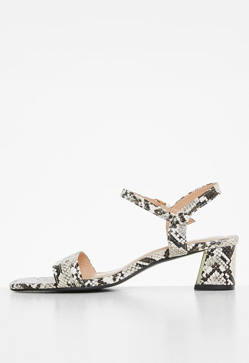 edit - Maya ankle strap block heel - black & neutral