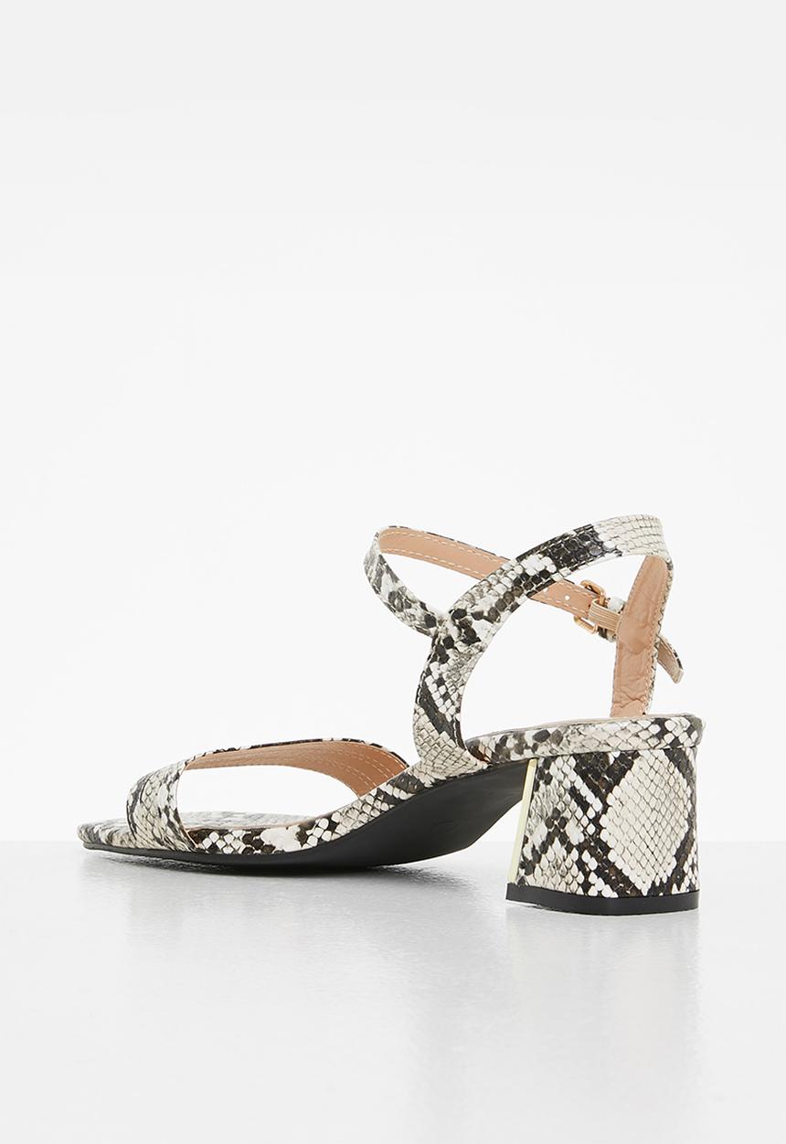 edit - Maya ankle strap block heel - black & neutral