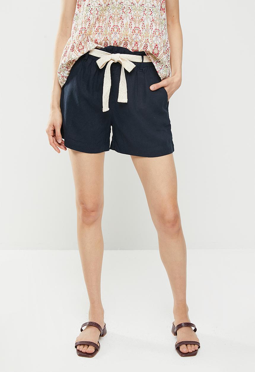 Jacqueline de Yong - Say mid waist linen lurex shorts - sky captain