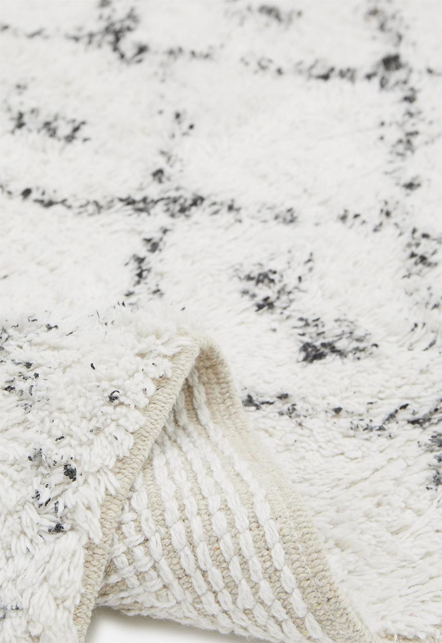 Bathroom Solutions - Diamond-dot tuft bath mat - black&white
