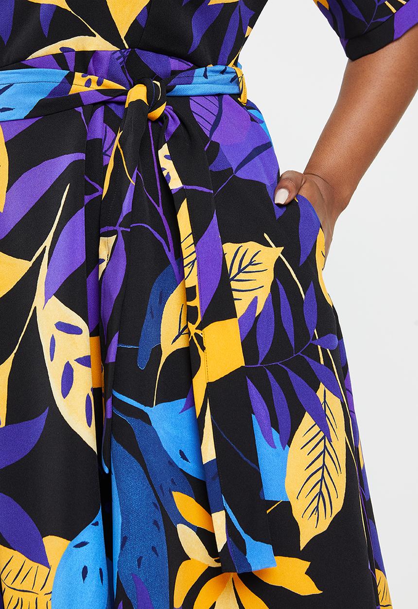 AMANDA LAIRD CHERRY - Plus gardens dress - black, yellow & royal floral