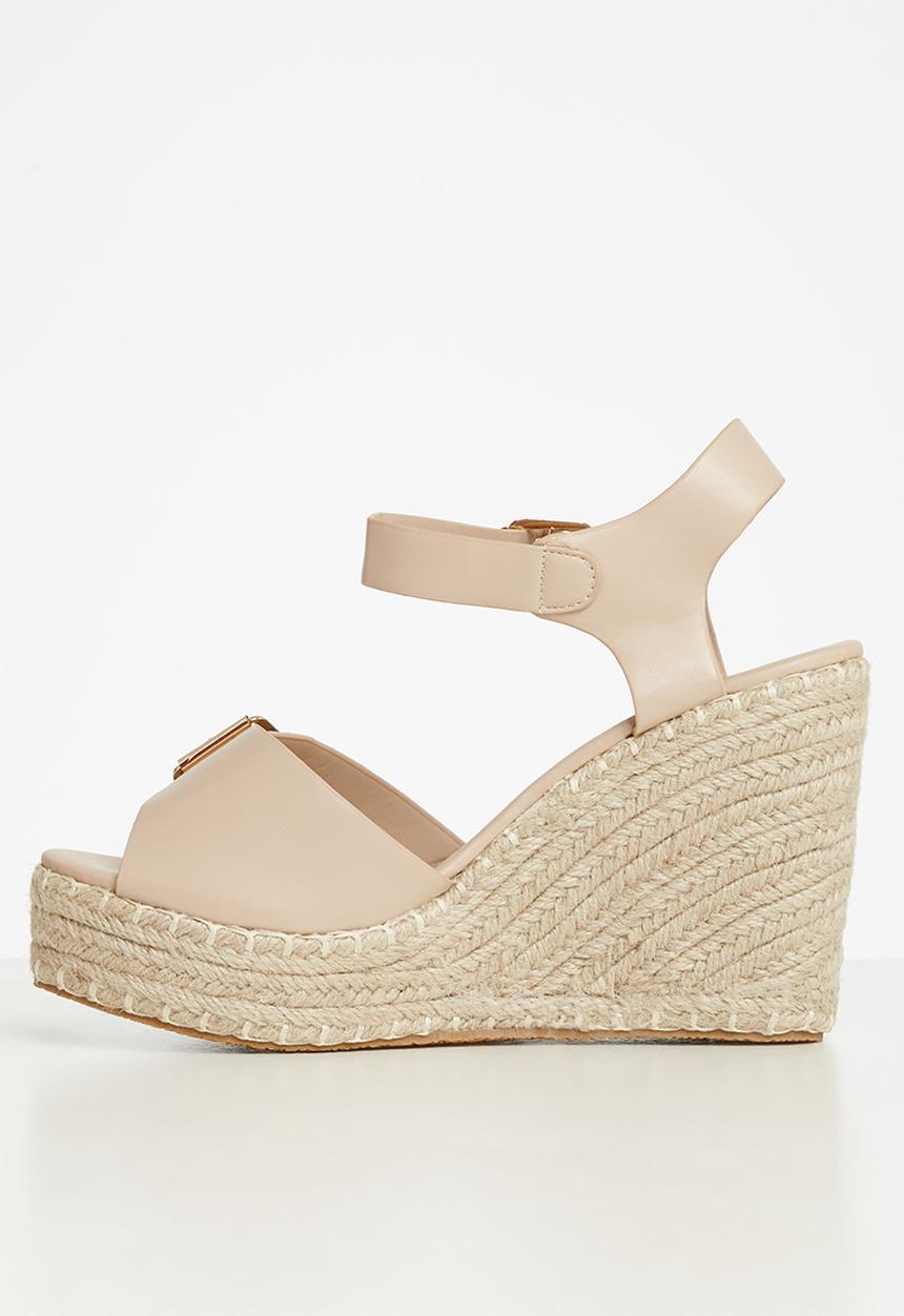 edit - Buckle closure strap wedge - beige