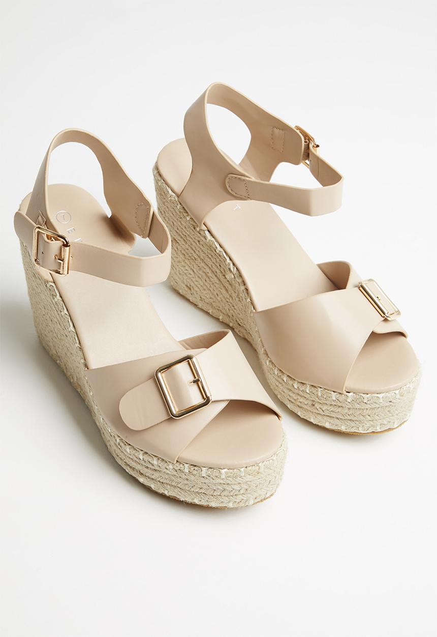 edit - Buckle closure strap wedge - beige