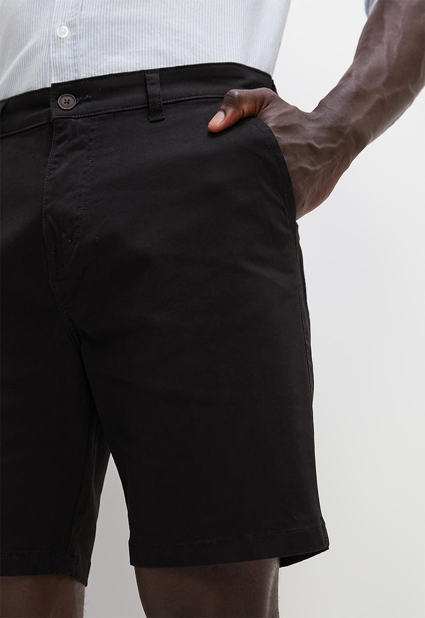 Lark & Crosse - Regular fit chino short - black