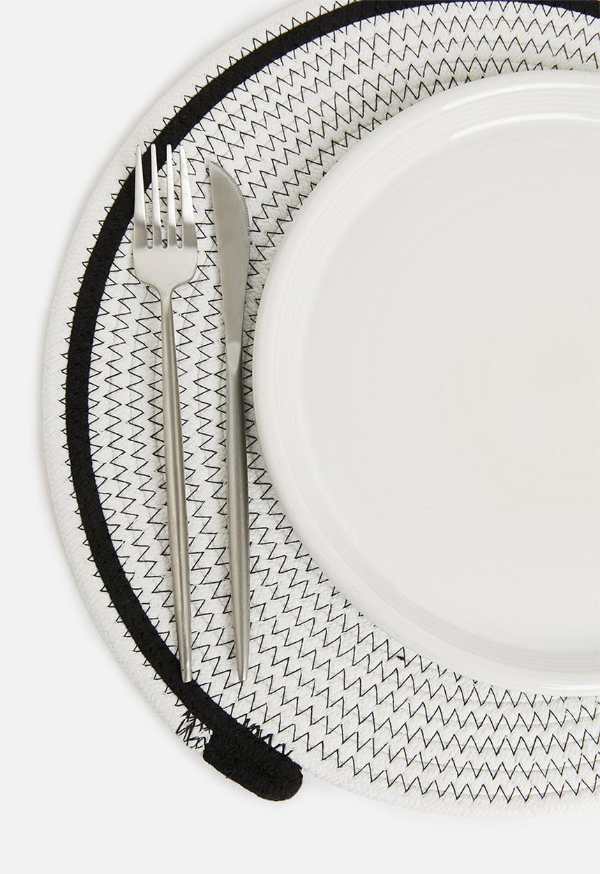 Sixth Floor - Dune placemat set of 4 - white & black