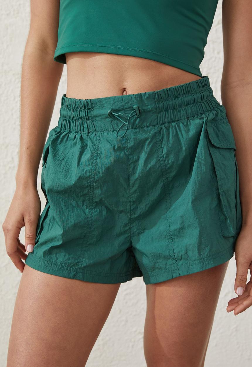 Cotton On - Hiking explorer short - verdant green