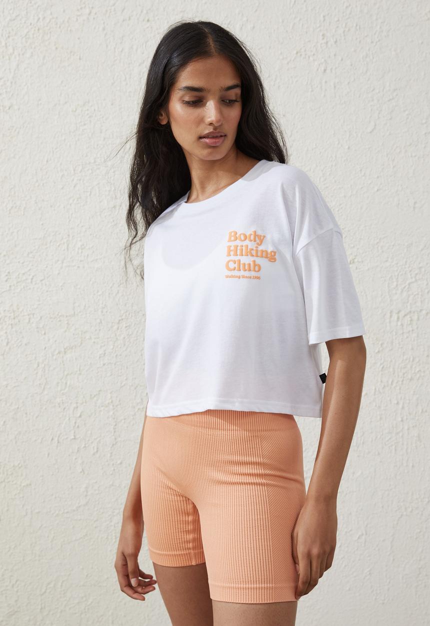 Cotton On - Relaxed active recycled graphic t-shirt - white/body hiking club