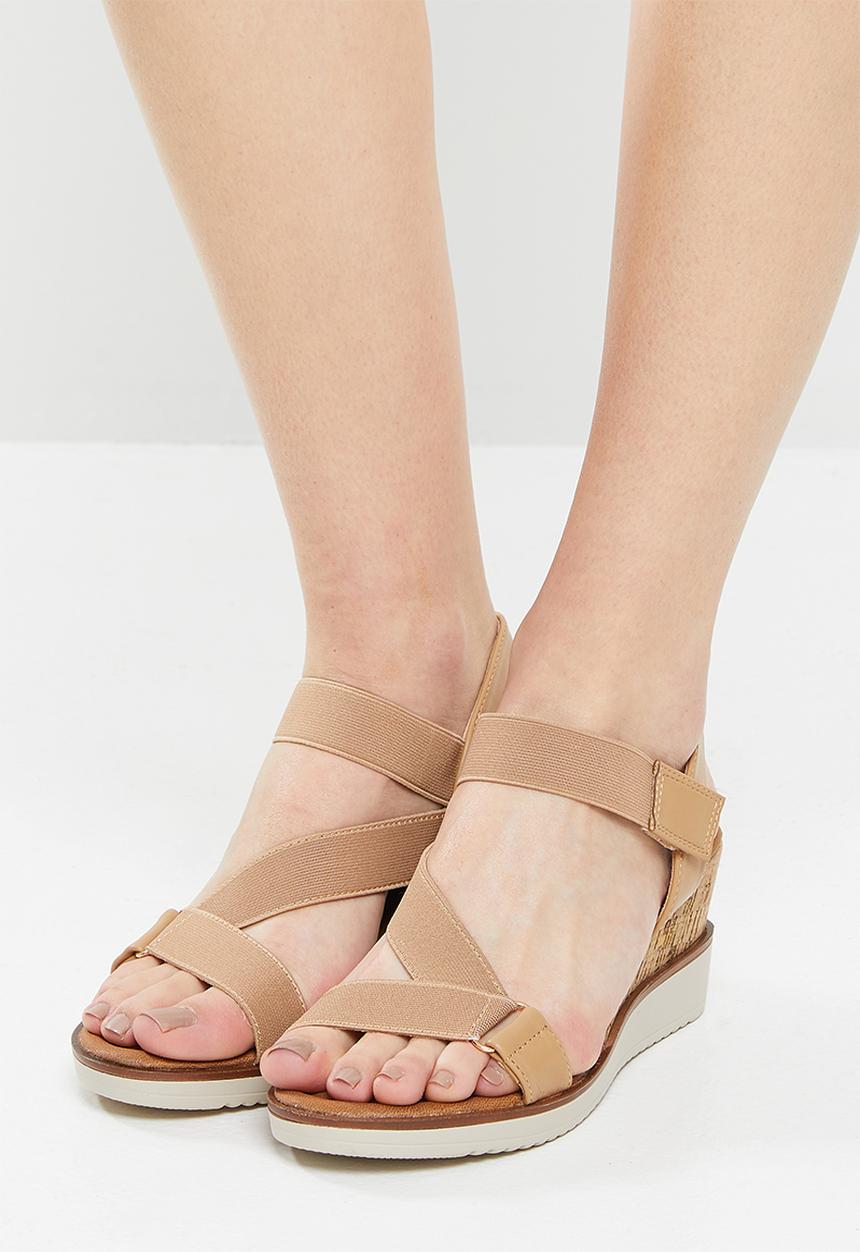 Butterfly Feet - Bellaire 3 wedge heel - beige