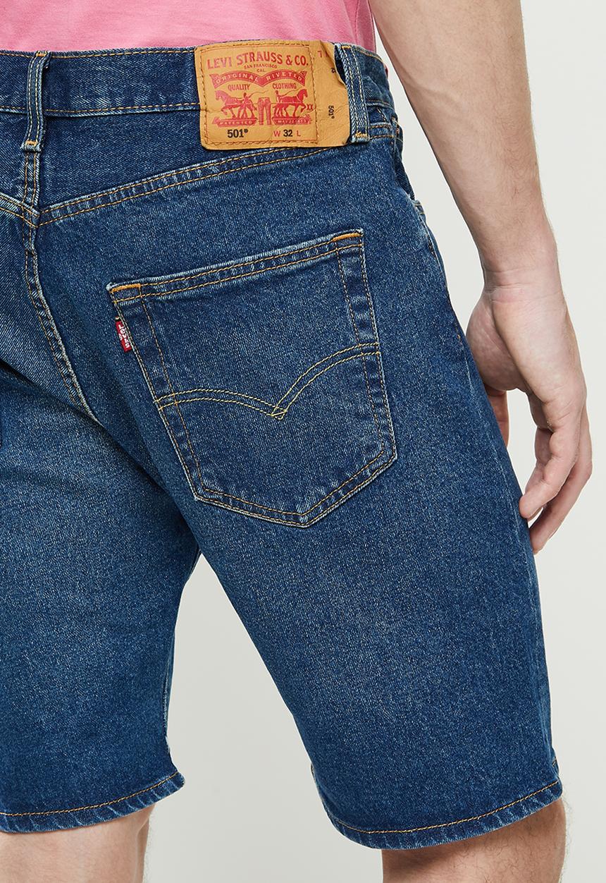 Levi’s® - 501® hemmed short - mid-blue