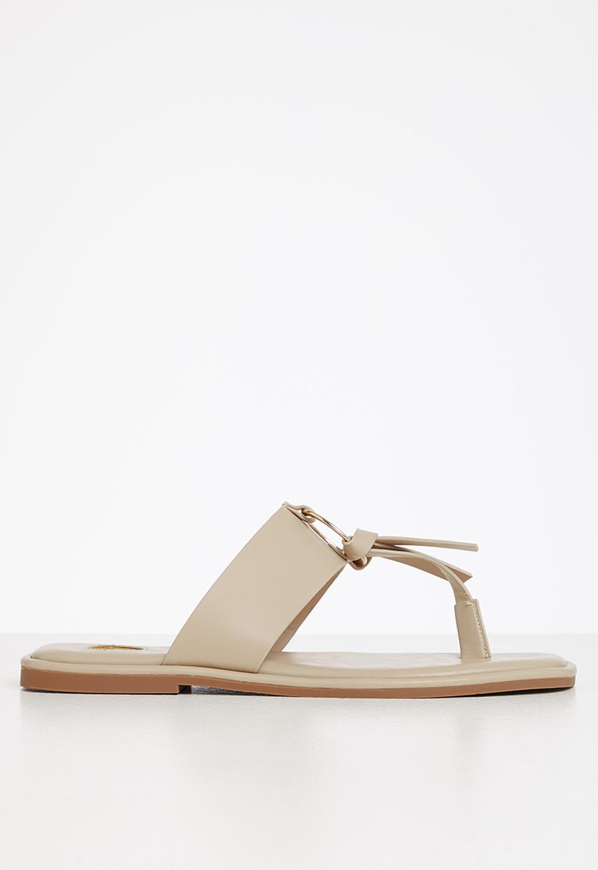 Footwork - Kinn t-bar sandal - beige