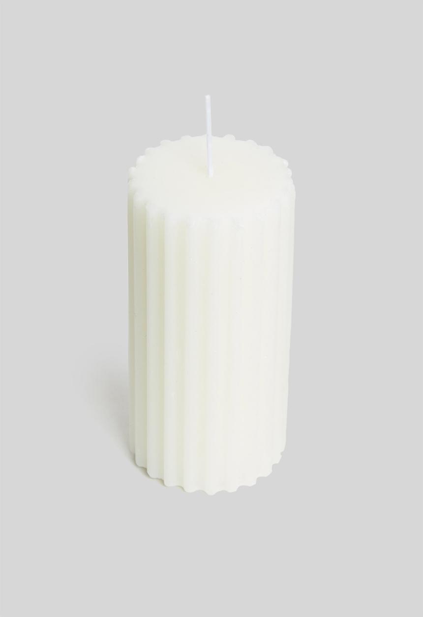 H&S - Ribbed pillar candle - white