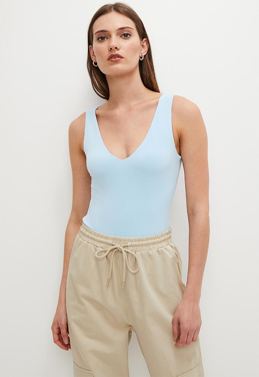 Superbalist - V-neck sleeveless bodysuit - skyway