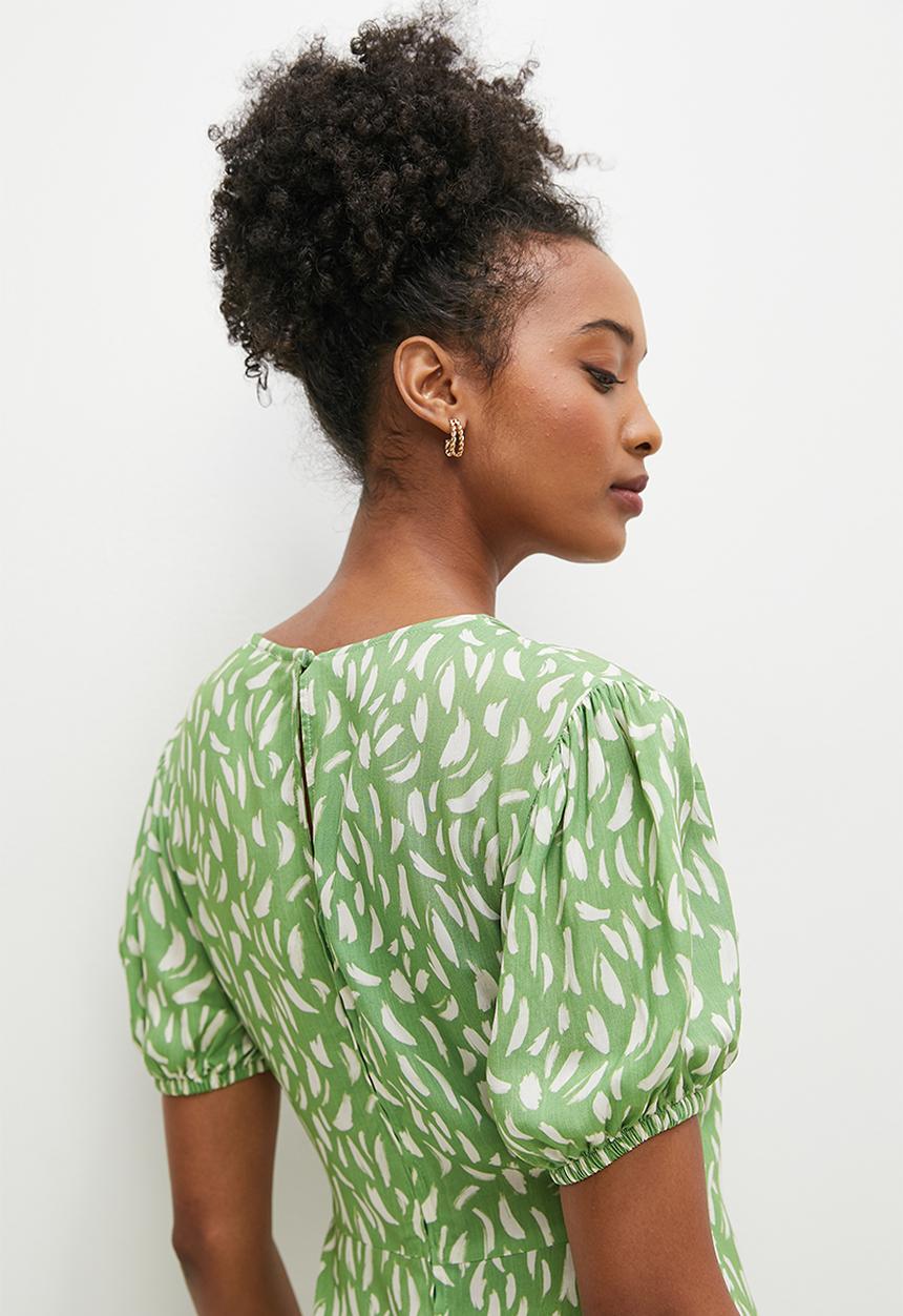 edit - Puff sleeve fit & flare - green