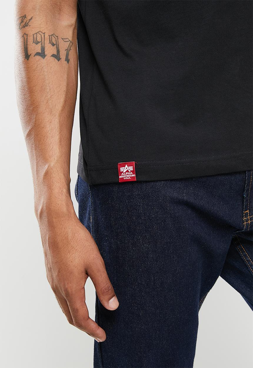 Alpha Industries - Relaxed fit nasa badge T-shirt - black