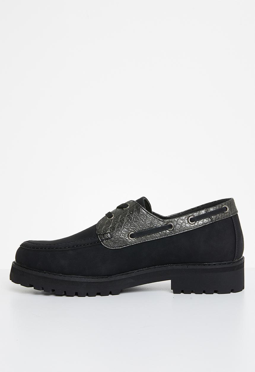 Jonathan D - J boat - black snake