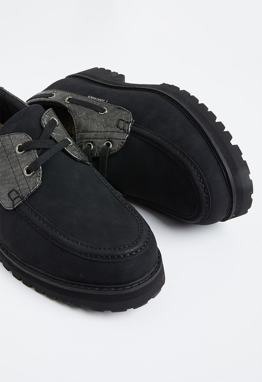 Jonathan D - J boat - black snake