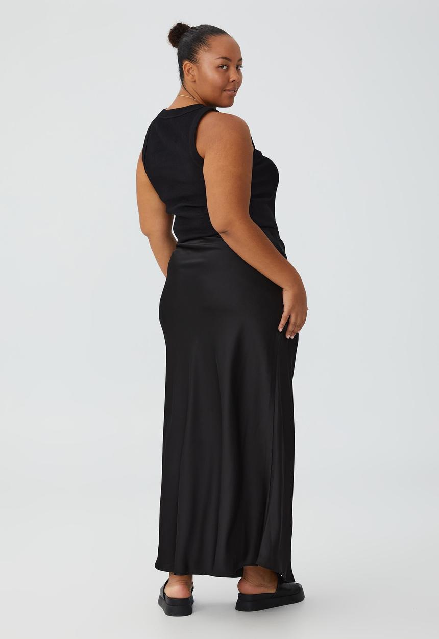 Cotton On - Curve amalfi satin maxi skirt - black