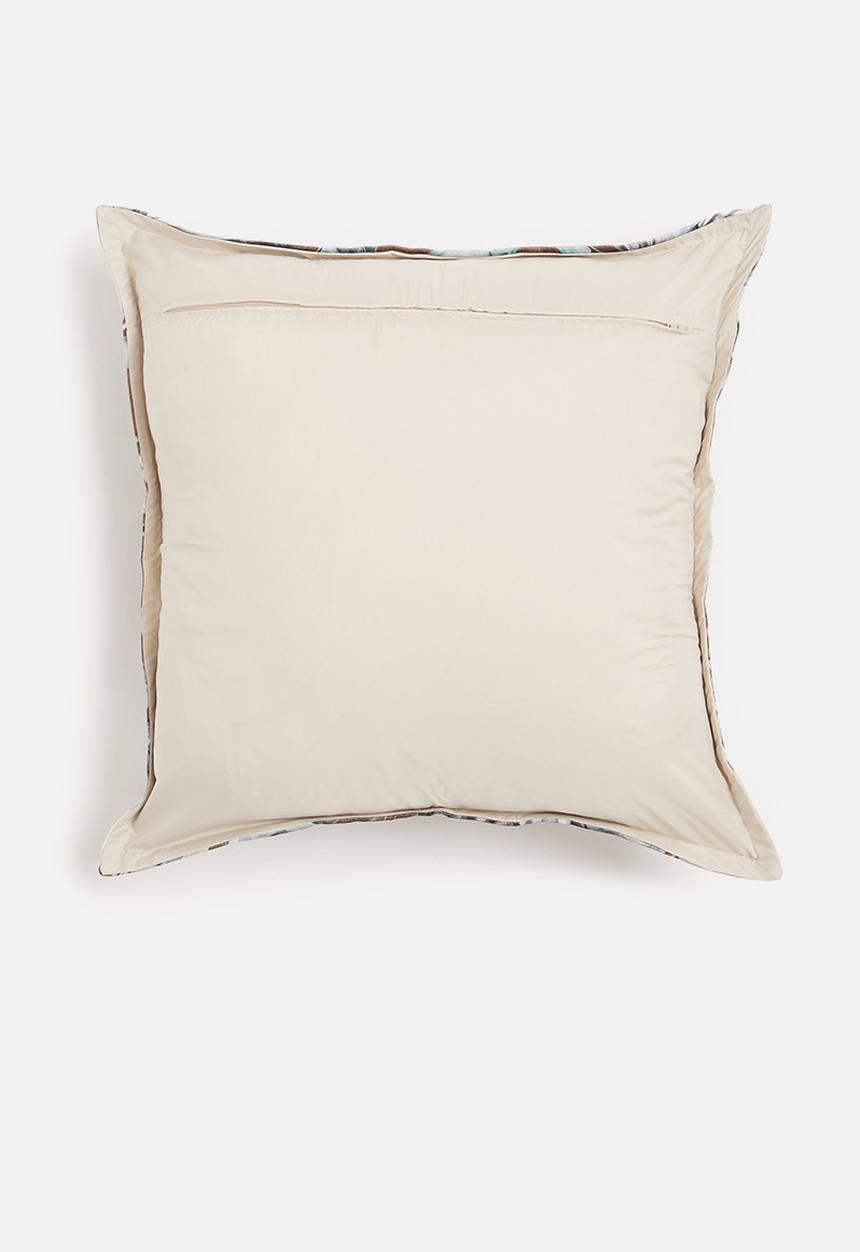 Grey Gardens - Everglade cushion cover - solar