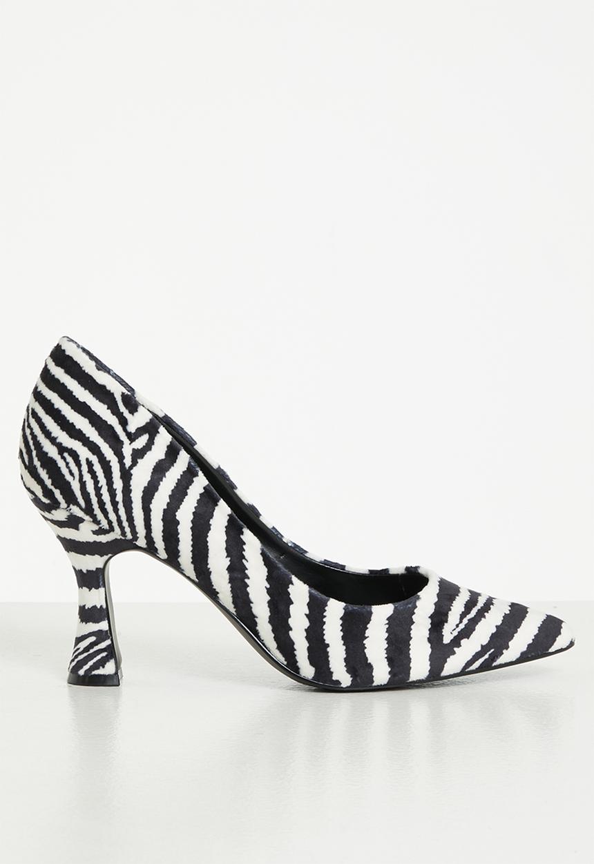 Steve Madden - Notary court heel - zebra velvet