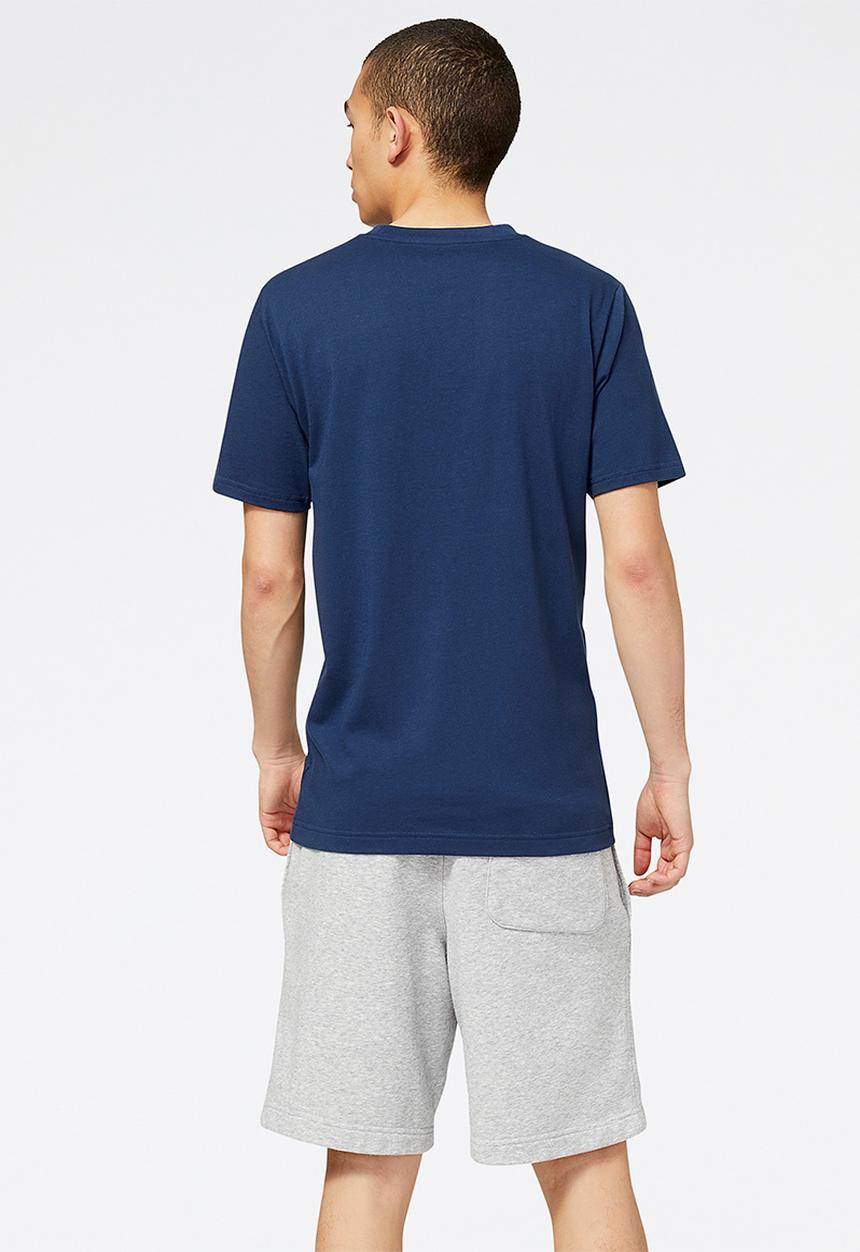New Balance  - Nb classics core plus graphic tee - natural indigo