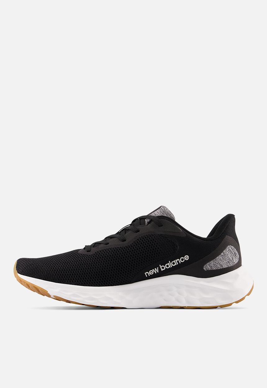 New Balance  - Fresh foam arishi v4 - black