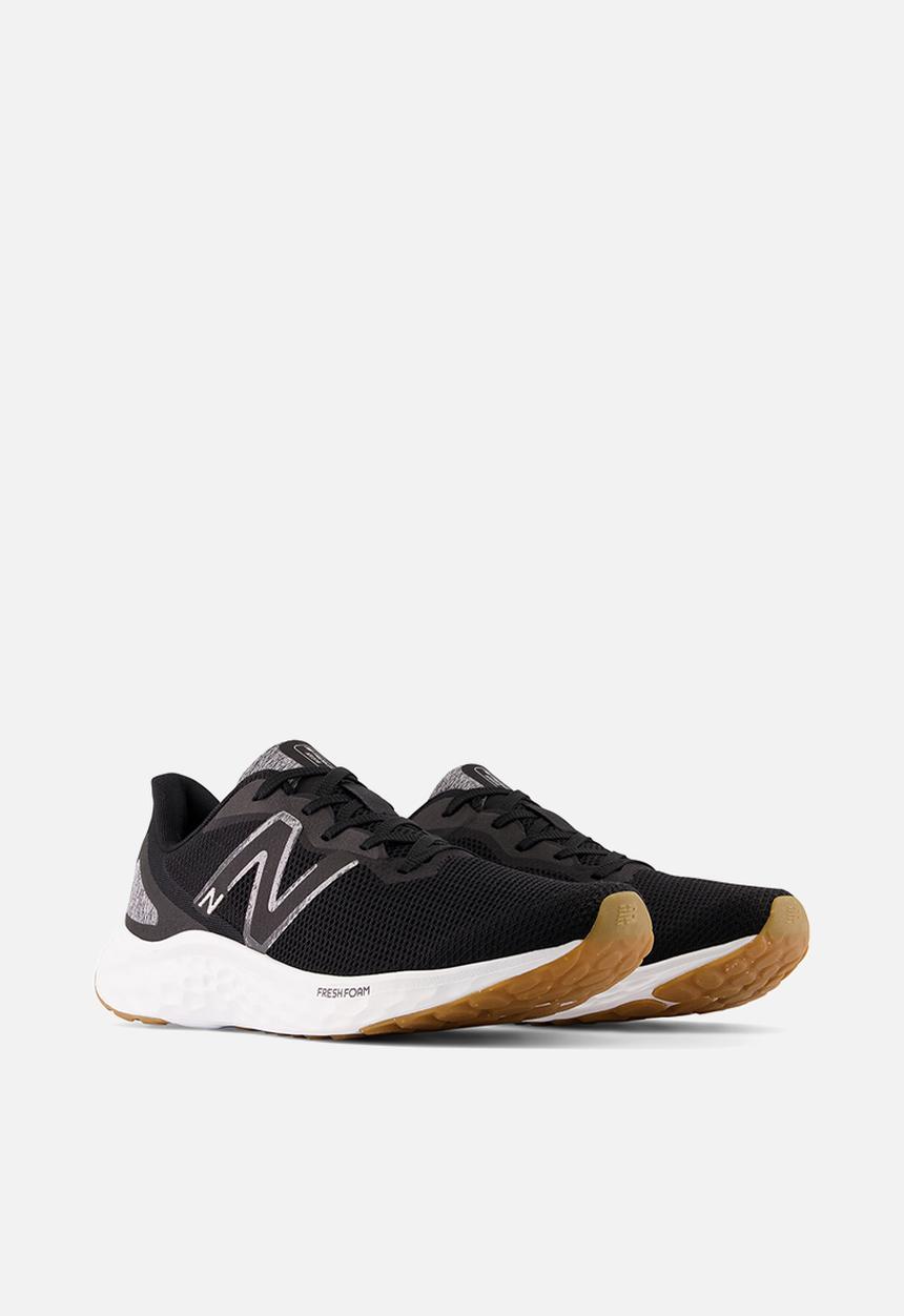 New Balance  - Fresh foam arishi v4 - black