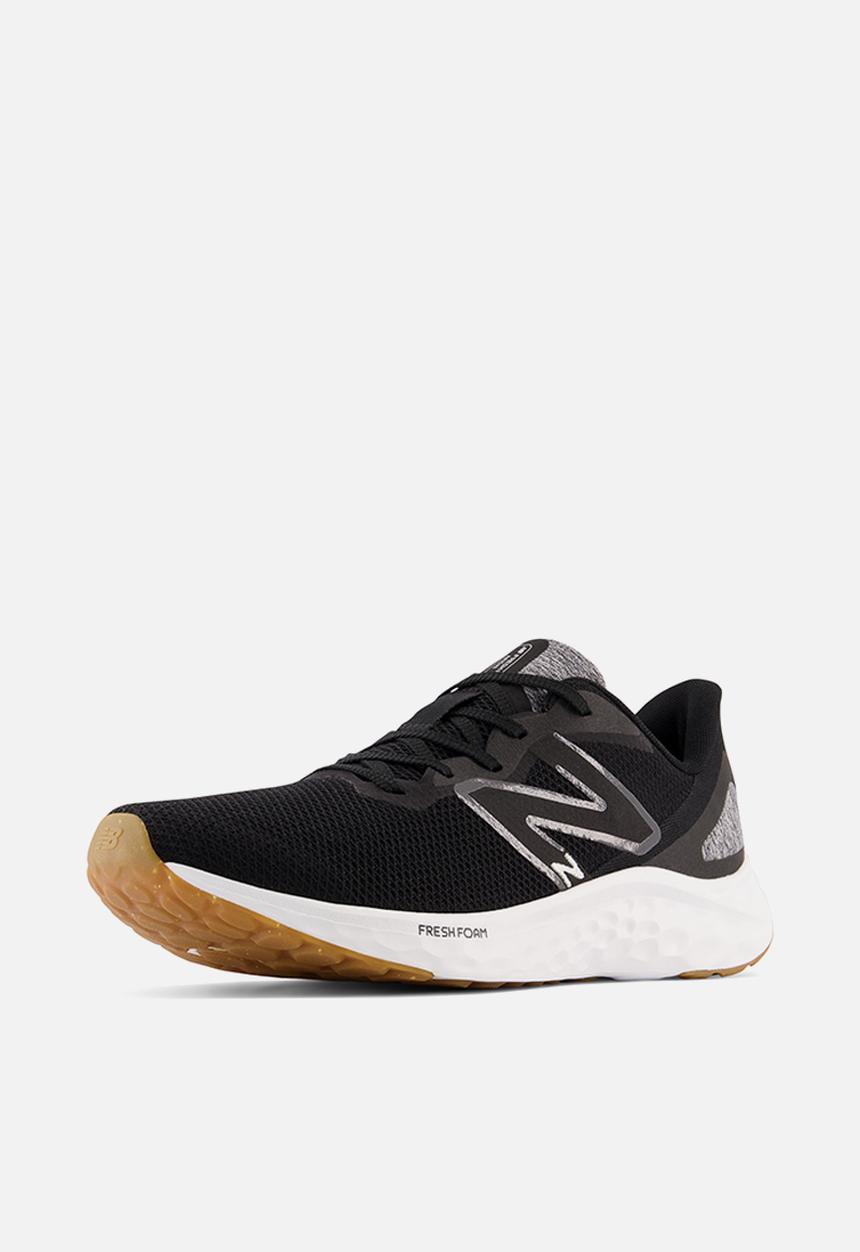 New Balance  - Fresh foam arishi v4 - black