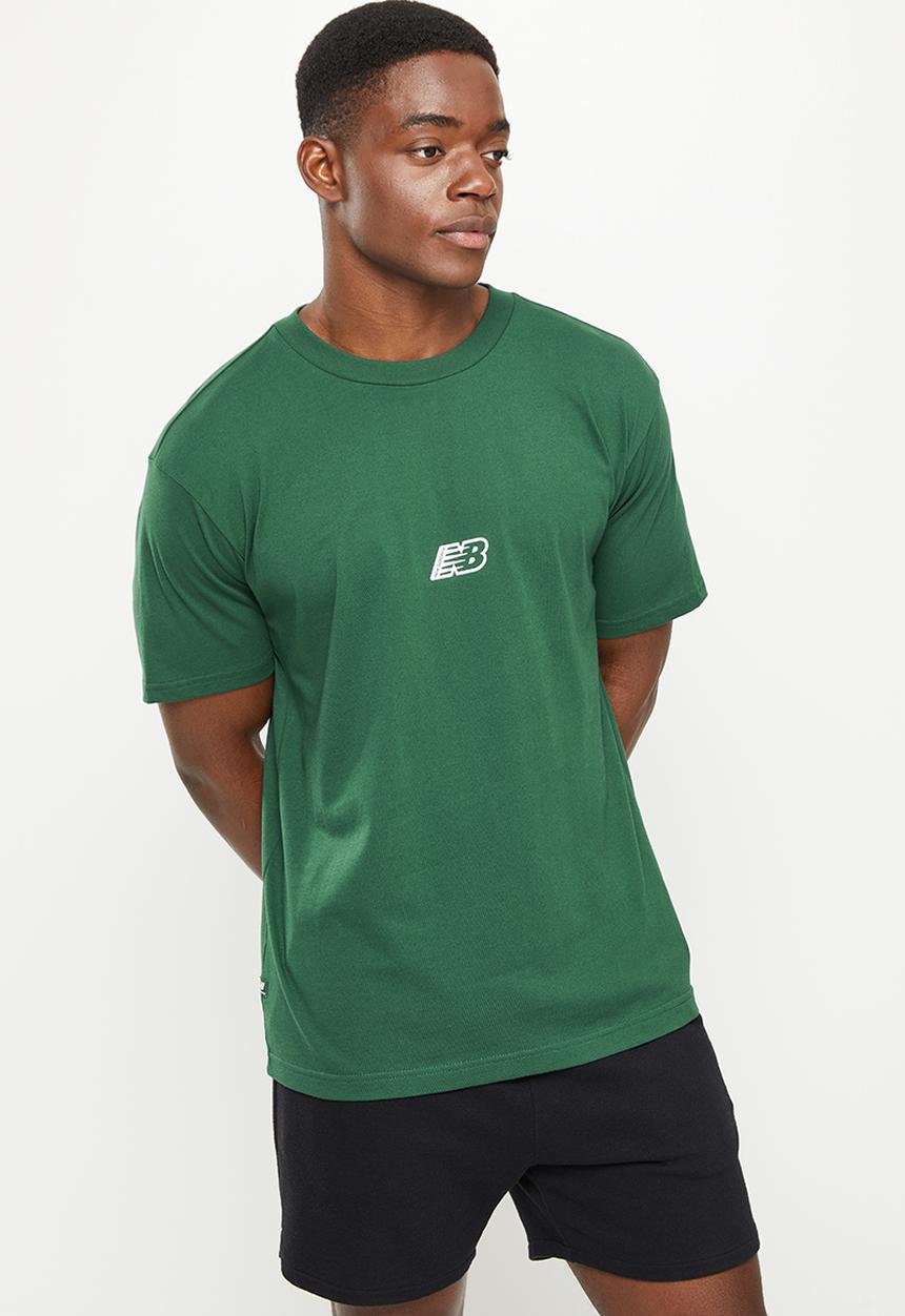 New Balance  - Nb essentials magnify graphic tee - nightwatch green