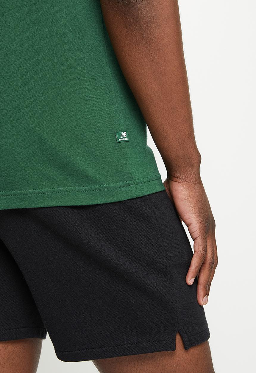 New Balance  - Nb essentials magnify graphic tee - nightwatch green