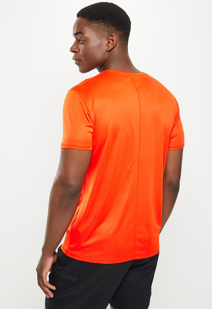 ASICS - Core asics top - cherry tomato & performance black