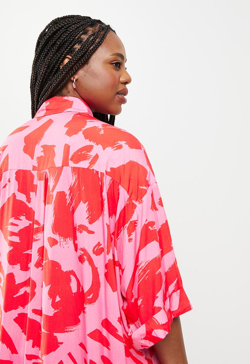 Me&B - Plus digital printed oversized shirt - pink animal patch