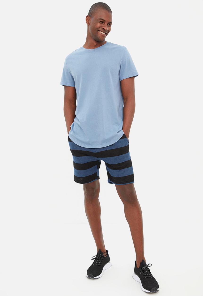 Trendyol - Stripe regular fit shorts - blue
