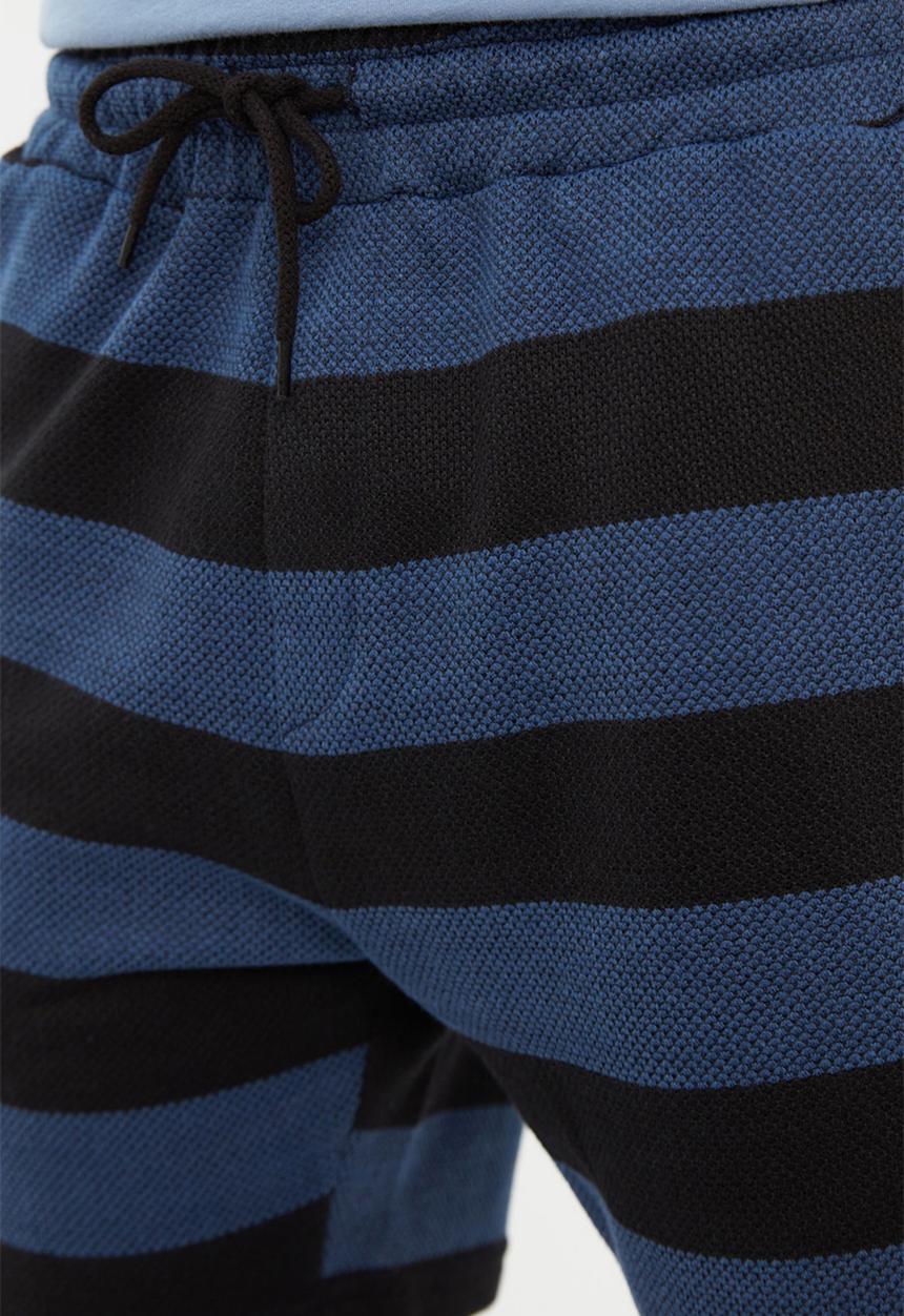 Trendyol - Stripe regular fit shorts - blue