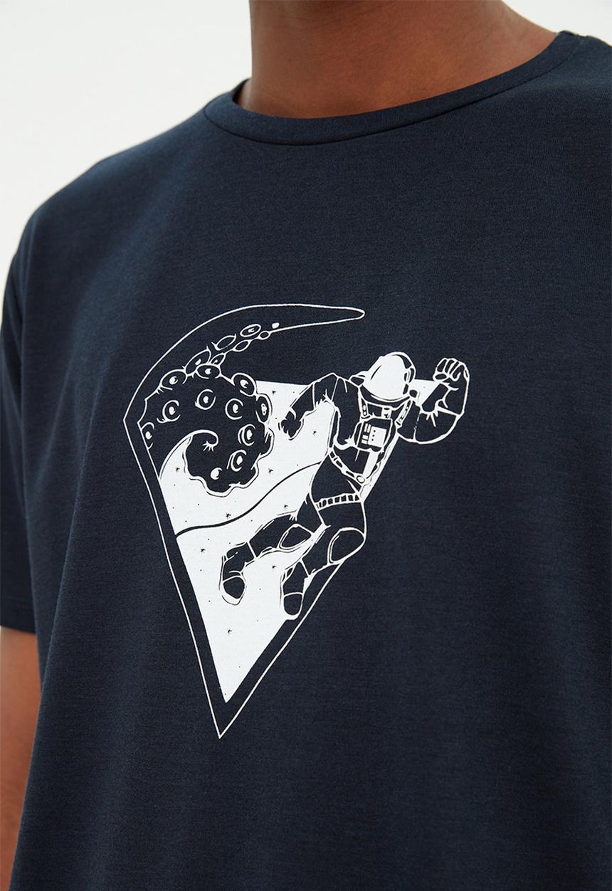 Trendyol - Space octopus printed regular fit tee - navy