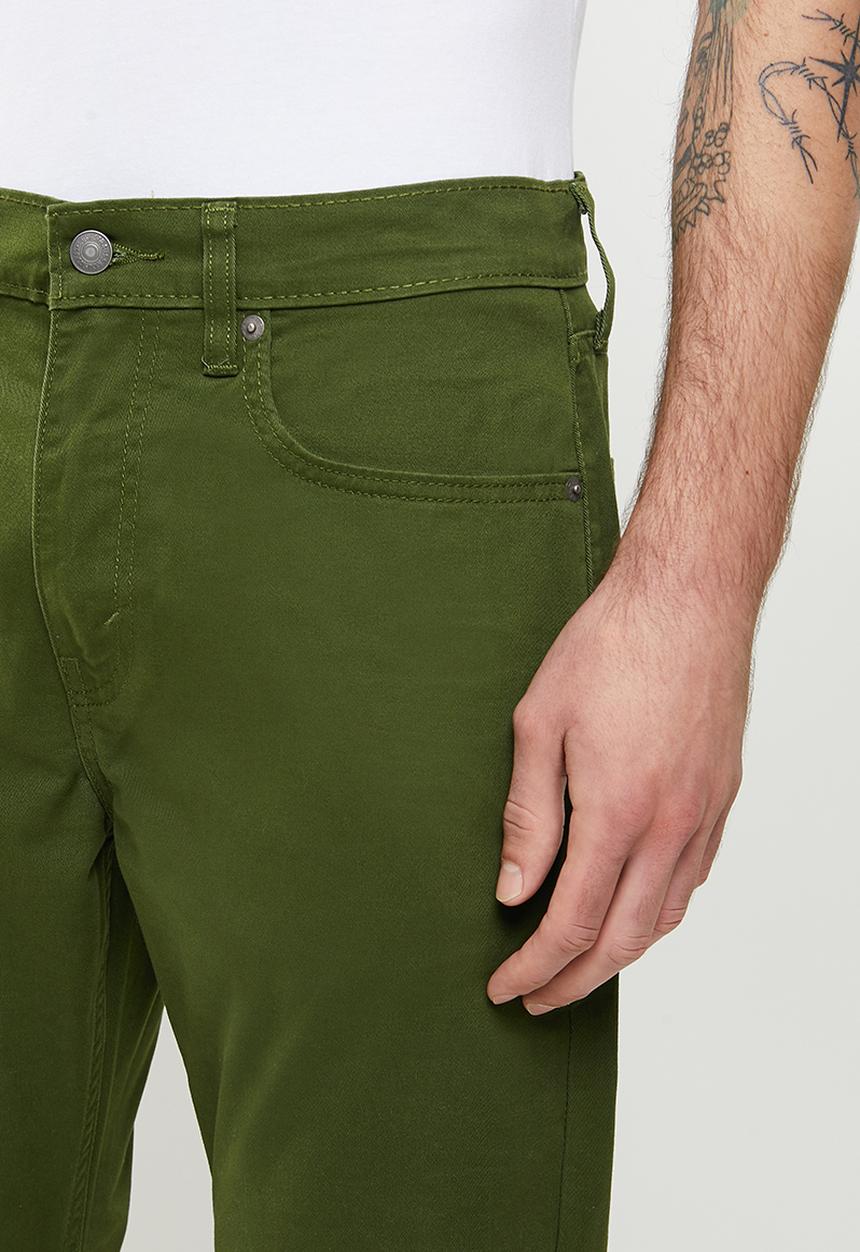 Levi’s® - 502® taper - olive