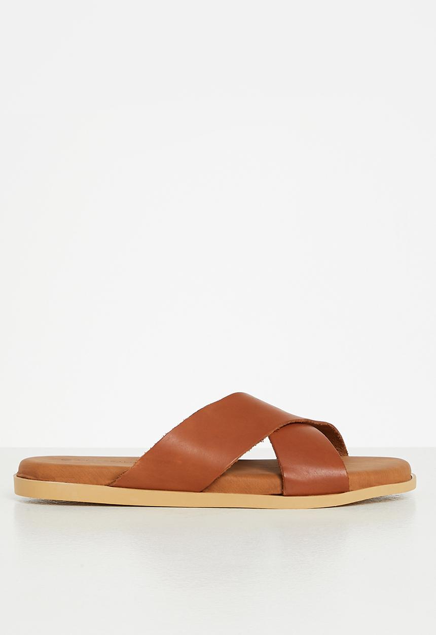 edit - Lila slide - tan