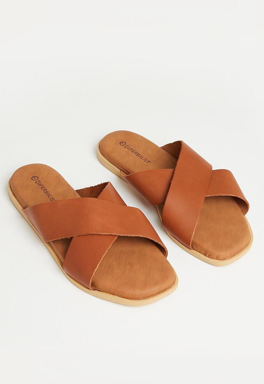 edit - Lila slide - tan