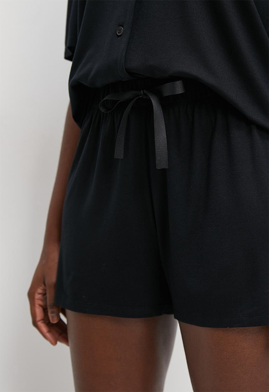 Superbalist - Sleep shirt & shorts set - black 