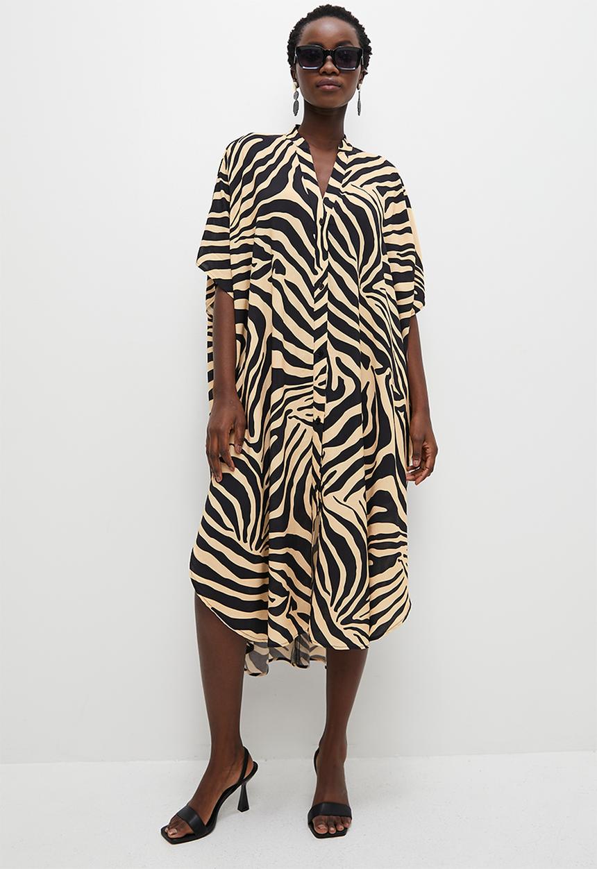 VELVET - Mandarin collar kaftan dress - animal