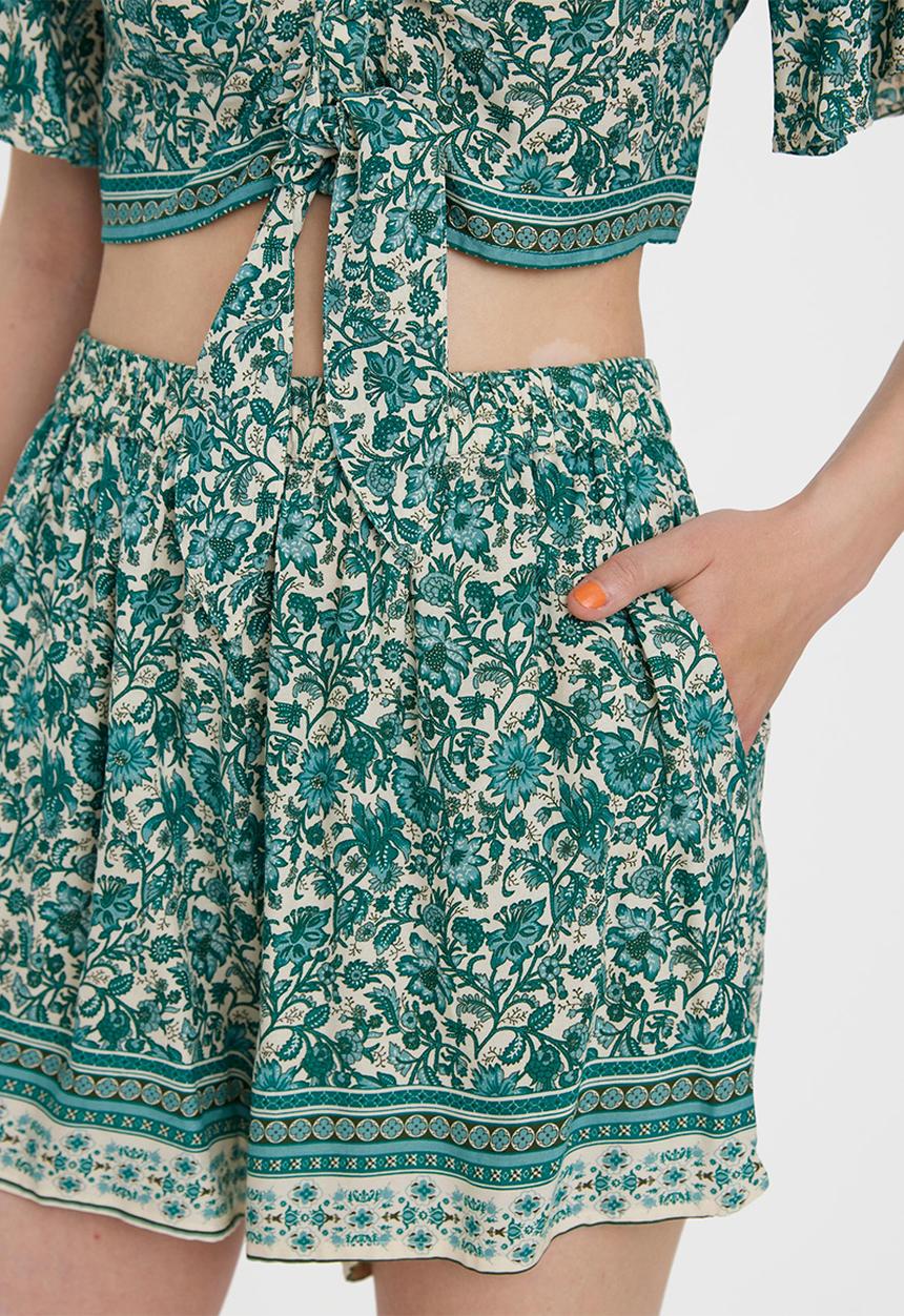 Vero Moda - Sana high waist loose boho shorts - birch