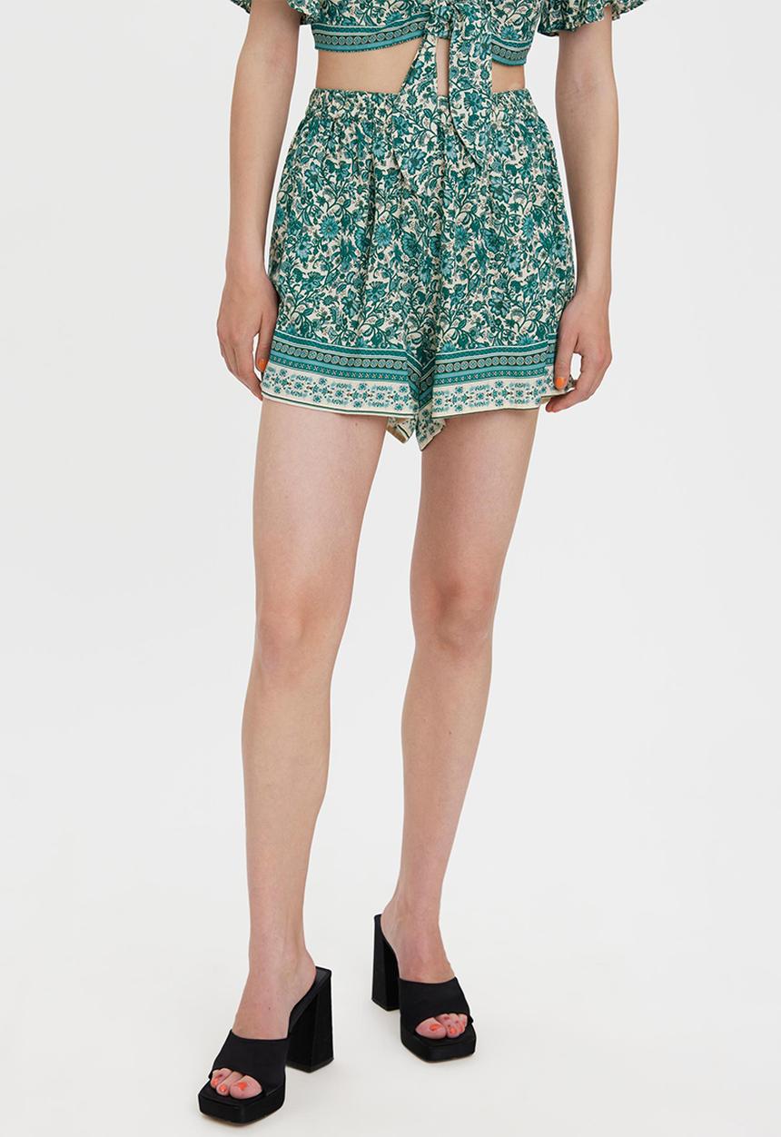 Vero Moda - Sana high waist loose boho shorts - birch