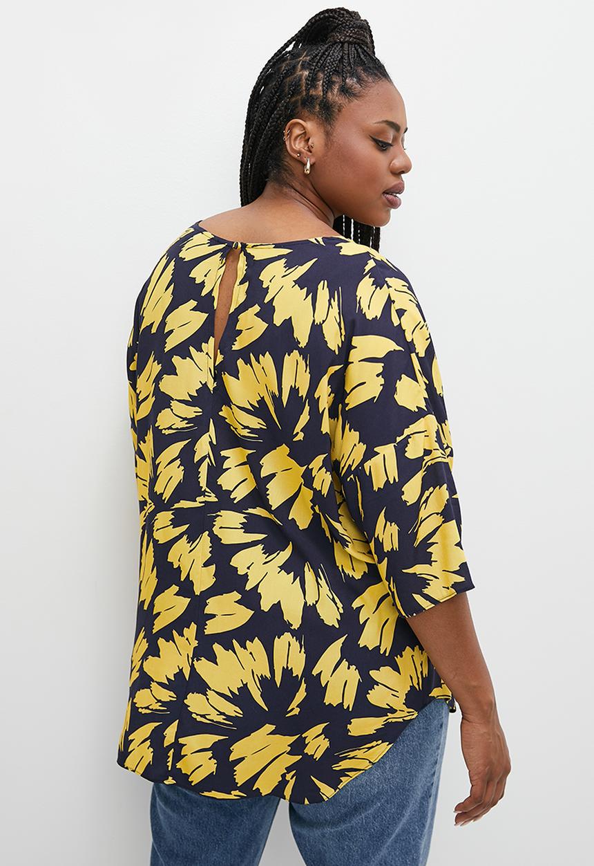 Superbalist - Printed basic woven blouse - yelllow mono leaf