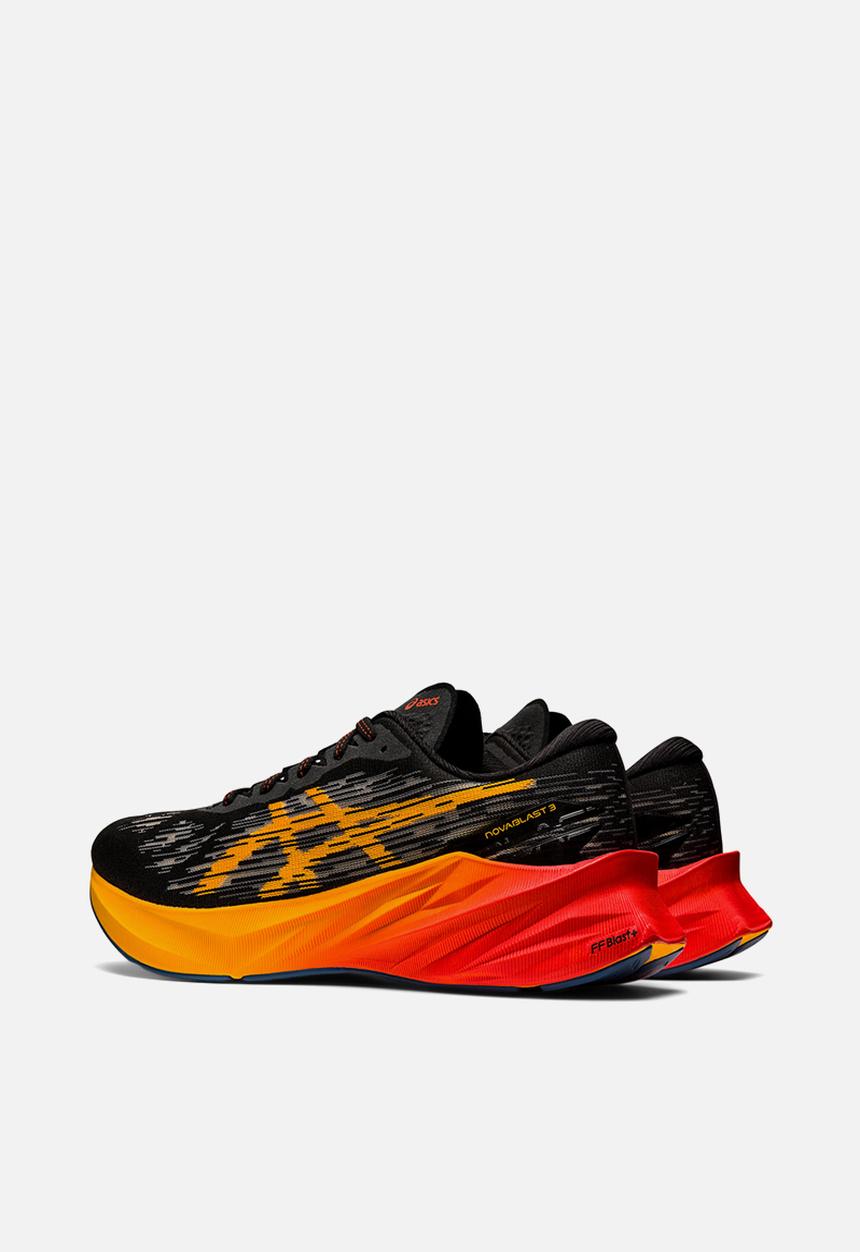 ASICS - Novablast 3 - black & amber