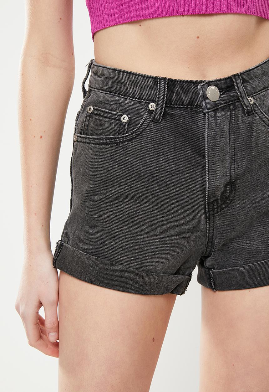 Glamorous - Ladies denim shorts washed black