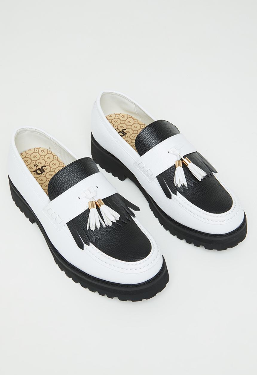 Jonathan D - J kiltie tassel - white/black