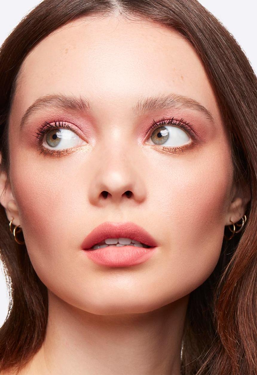 MAC - Bubbles & Bows Extra Dimension Skinfinish - Wrapped In Gold
