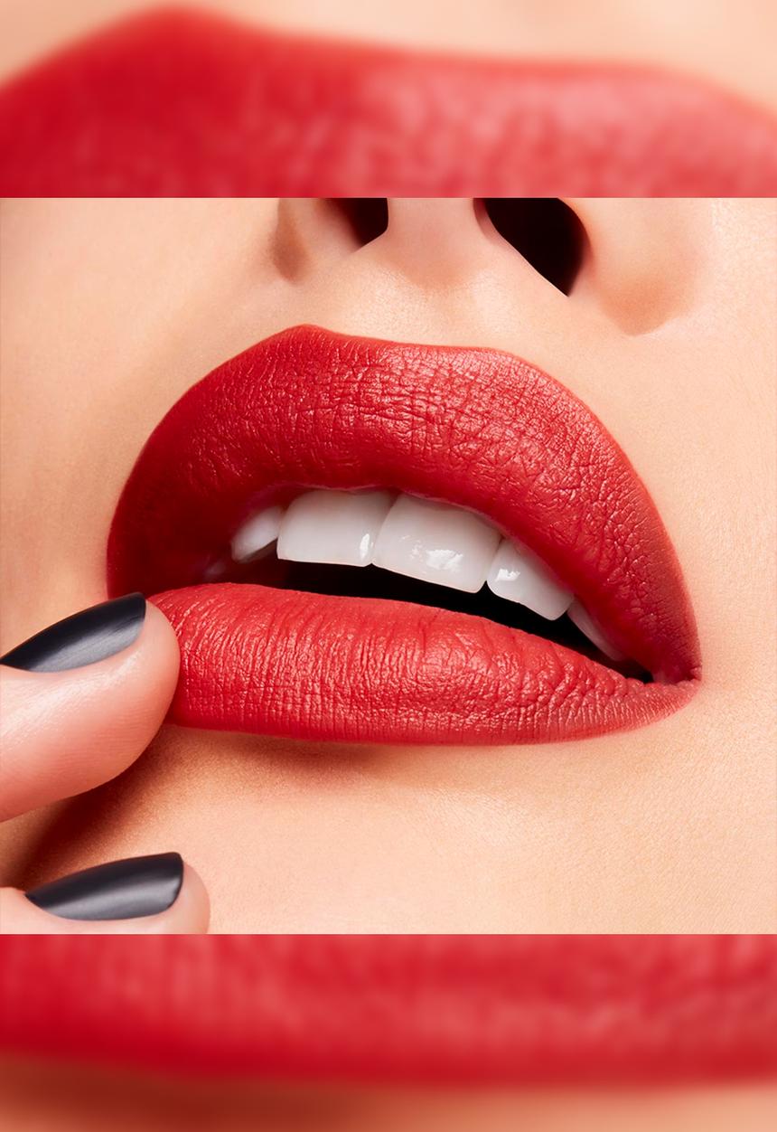 MAC - Powder Kiss Velvet Blur Slim Stick - Devoted To Chili