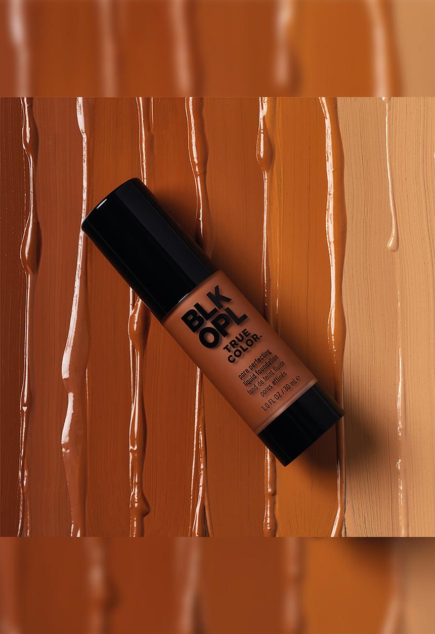 Black Opal - TRUE COLOR® Pore Perfecting Liquid Foundation - Nutmeg