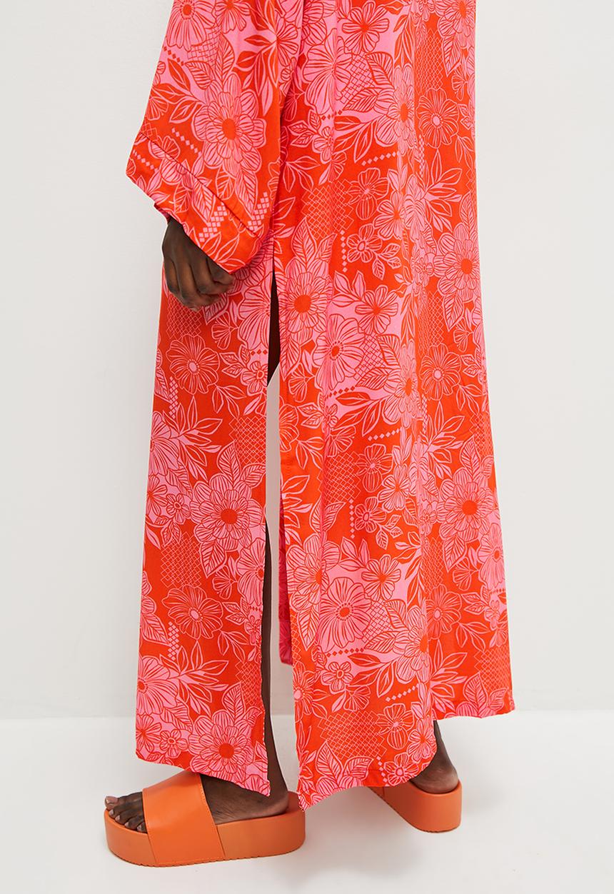 Superbalist - Longer length shaket - red basaed floral